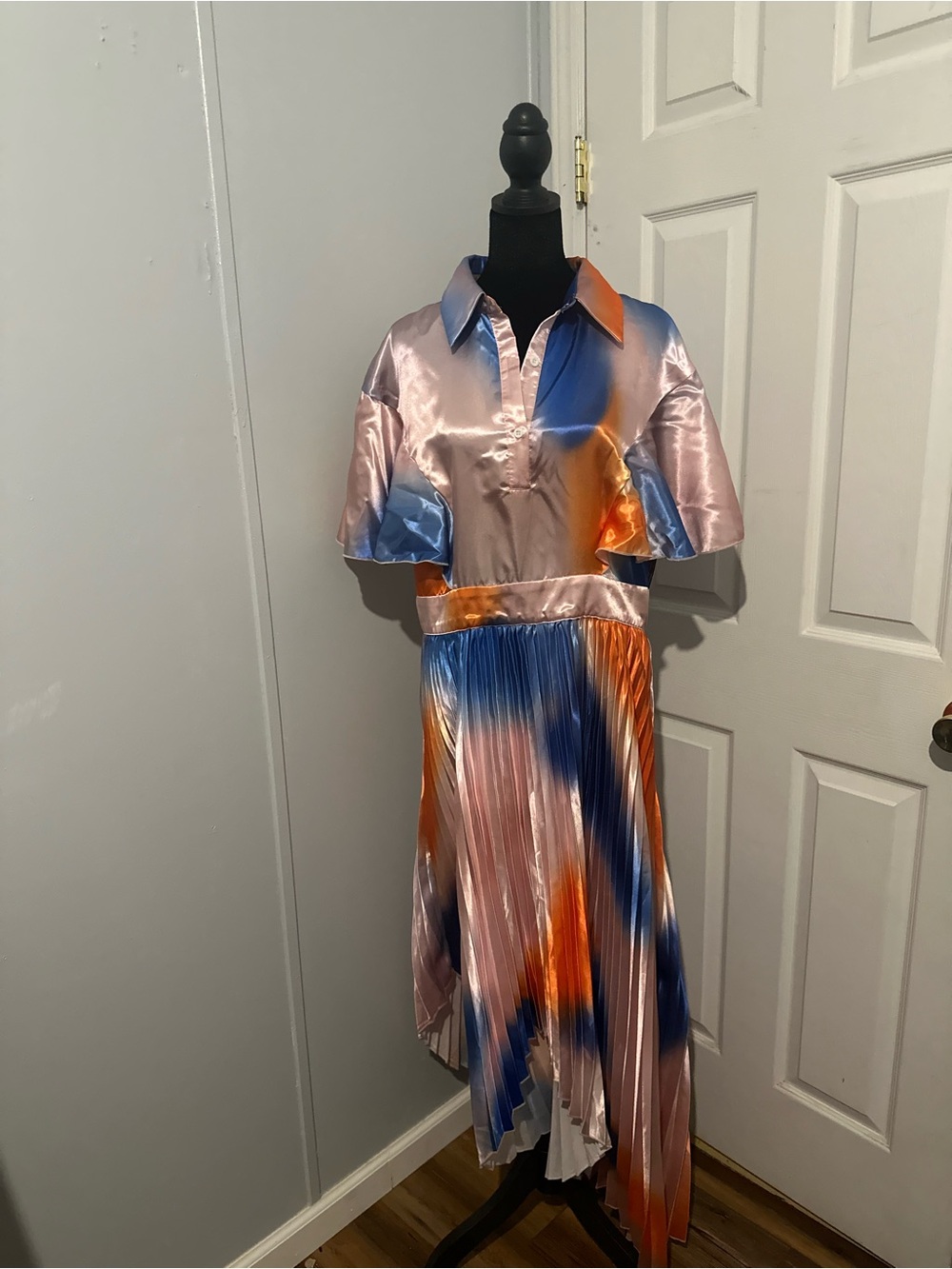 SHEIN Multicolor Satin Asymmetrical Pleated Shirtdress in Pink, Blue & Orange - Picture 7 of 12